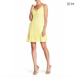 BB Dakota RSVP Gisel Yellow Lace V Neck Spaghetti Straps Mini  Sz 10 NWT 0214
